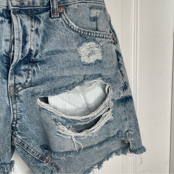 We The Free Maggie Mid Rise Distressed Short in Kiss Me Wash Boho Bohemian 25 - Picture 7 of 15